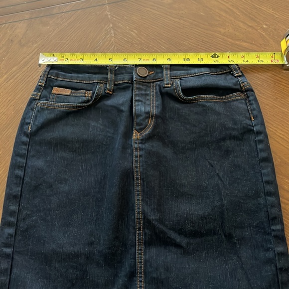 Zara premium denim collection dark wash Pencil skirt w/ 2 way zip size 4 EUC - Picture 11 of 16